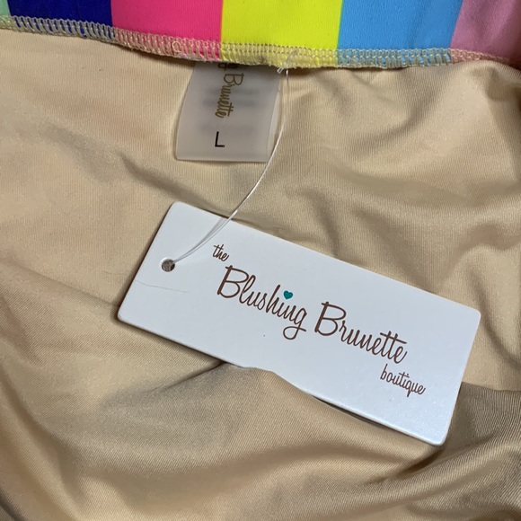 NWT 🏷️ Multi-colored bikini from Blushing Brunette Boutique - Picture 5 of 8
